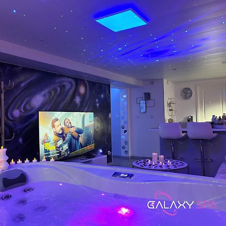 Galaxy Spa - Suite Mercure Jacuzzi Privatif Champigneulles Eksteriør billede