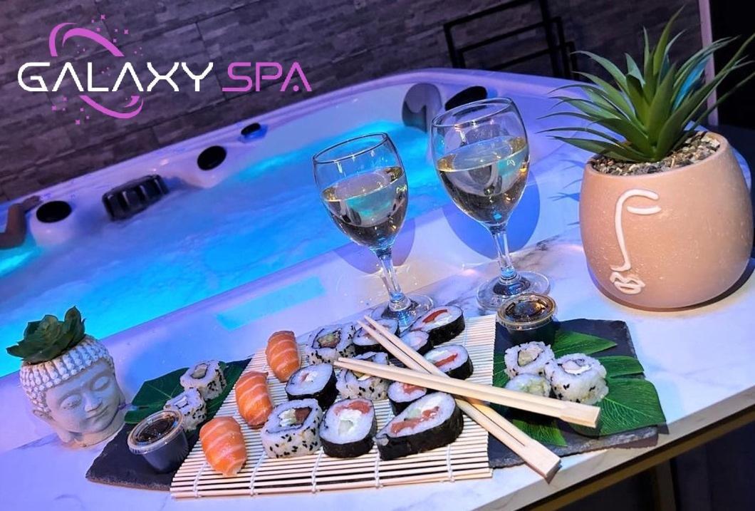Galaxy Spa - Suite Mercure Jacuzzi Privatif Champigneulles Eksteriør billede